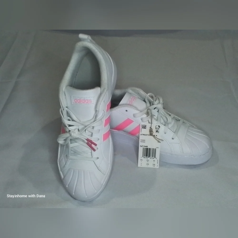 New Adidas Streetcheck Shoes / Skate White & Pink GZ1948 MENS sz 7
